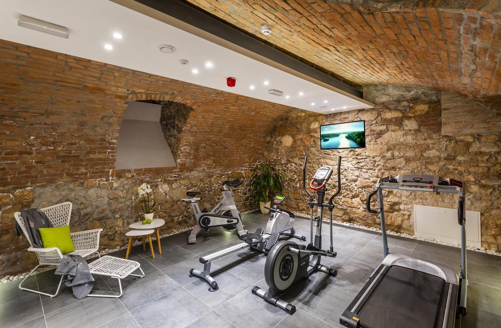 Adele Boutique Hotel Pecs Bagian luar foto